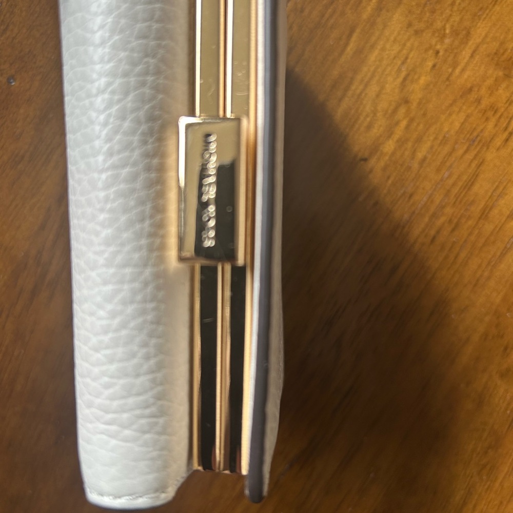 Michael Kors White Wallet - Picture 3 of 5